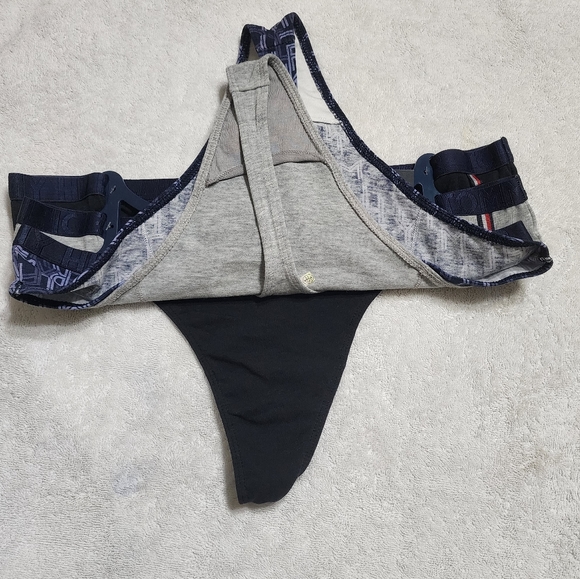Tommy Hilfiger Thongs ... a set of 3 - Picture 3 of 8